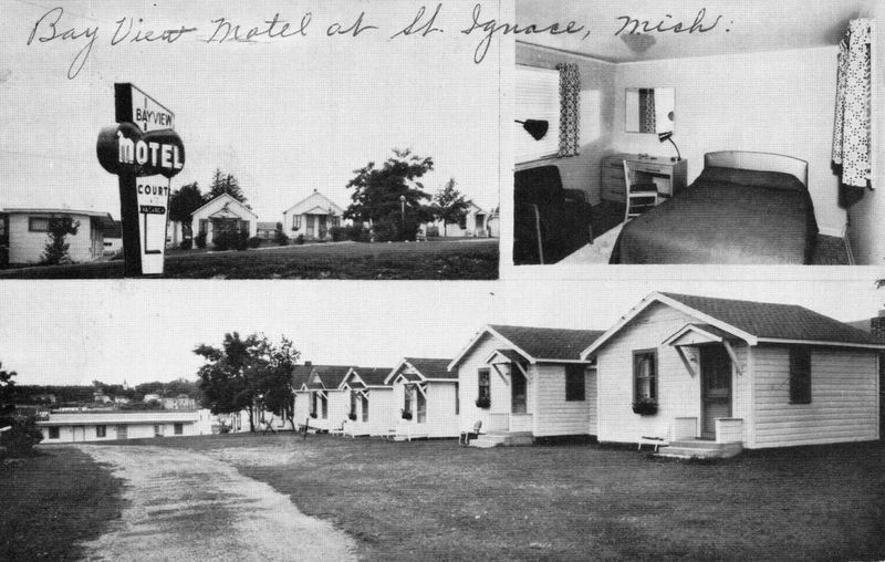 Bayview Motel (Wishing Well Motel) - Vintage Postcard (newer photo)